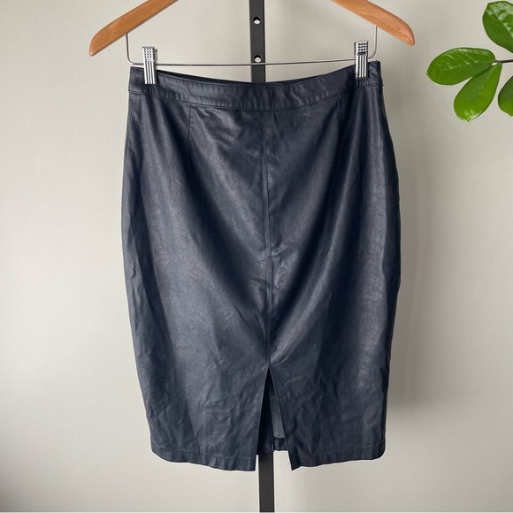 Ever New Button Down Faux Vegan Leather MIDI Skirt Navy Blue Size 6 Small - Picture 2 of 5